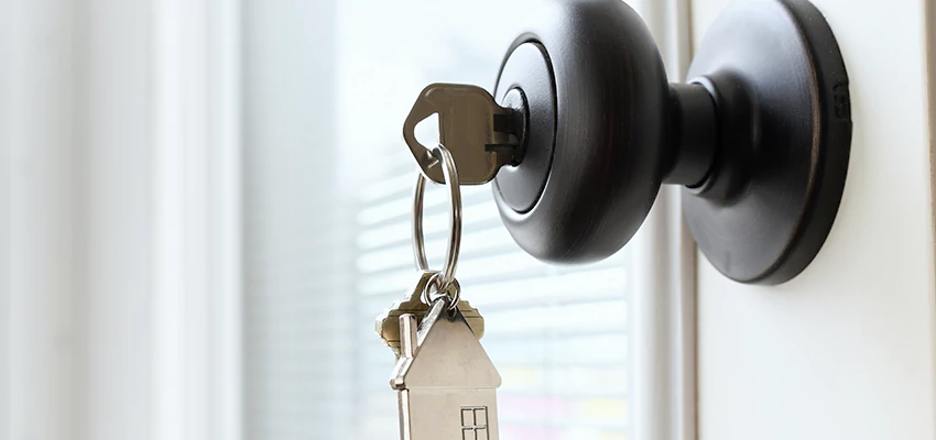 Bifold Door Knob Replacement in Lathrop, California